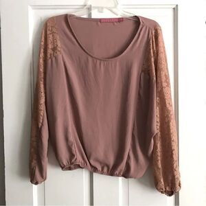 Dusty rose Malloy blouse long lace puff sleeve Gathered elastic @ waist & wrists